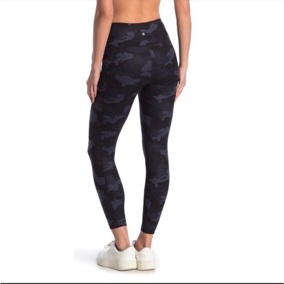 NWT 90 Degree By Reflex Women’s Camo Hi Rise Ankle Length Leggings Sz Medium - Picture 2 of 16